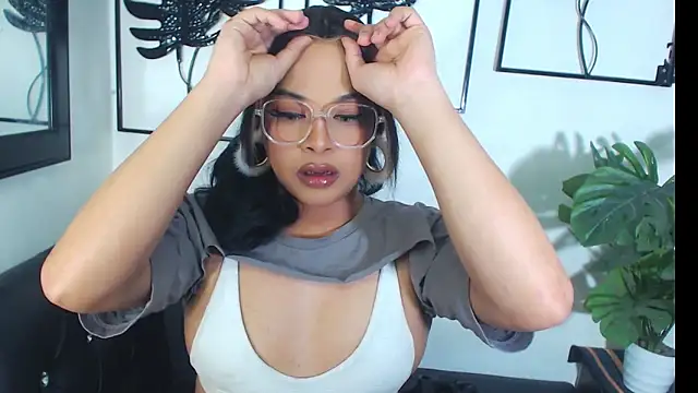 Snapshot of BigcockjasmineTs chatting on 15, 6, 2026 BigcockjasmineTs online show from 15, 6, 2026