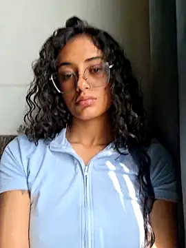 Valentinalau online show from 18, 4, 2026