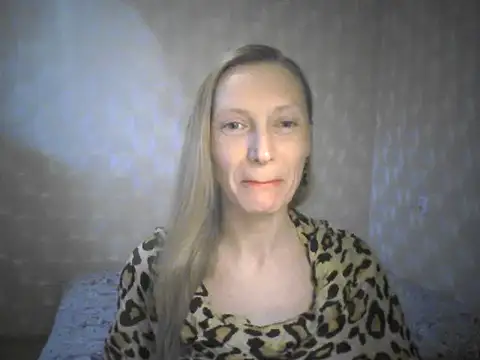 Snapshot of LunaBelle8 chatting on 1, 5, 2026 LunaBelle8 online show from 1, 5, 2026