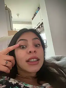 Snapshot of Livia-cortez chatting on 2, 6, 2026 Livia-cortez online show from 2, 6, 2026