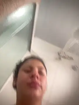 Snapshot of Livia-cortez chatting on 27, 5, 2026 Livia-cortez online show from 27, 5, 2026