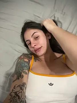 Snapshot of Livia-cortez chatting on 28, 4, 2026 Livia-cortez online show from 28, 4, 2026