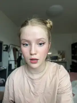 Snapshot of LilianHowards chatting on 2, 7, 2026 LilianHowards online show from 2, 7, 2026