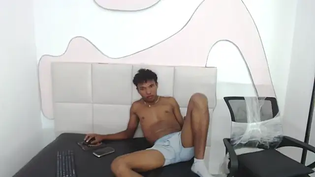 Chris Hott online show from 19, 4, 2026