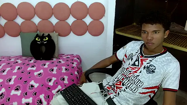 Chris Hott online show from 22, 4, 2026