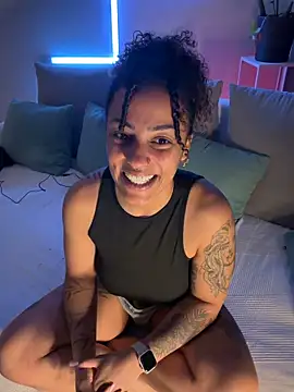 SweetPetiteNoir online show from 27, 4, 2026