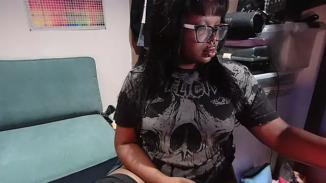 metalpetitepixiee online show from 21, 4, 2026