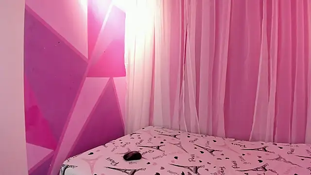 Maira Saenz online show from 17, 4, 2026