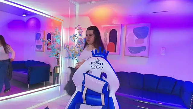 Anya Volke online show from 4, 5, 2026