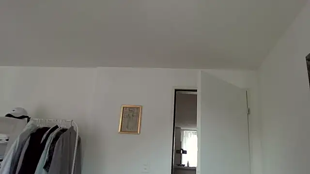 Snapshot of Thomster72 chatting on 8, 6, 2026 Thomster72 online show from 8, 6, 2026