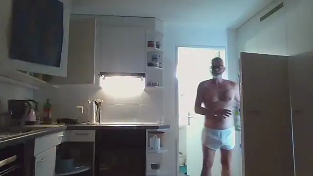 Snapshot of Thomster72 chatting on 19, 6, 2026 Thomster72 online show from 19, 6, 2026