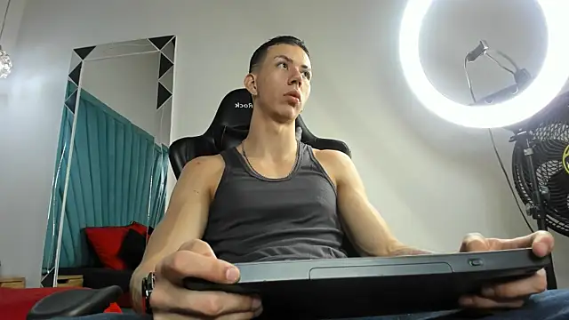 Snapshot of OliverThompsonJS chatting on 18, 5, 2026 OliverThompsonJS online show from 18, 5, 2026