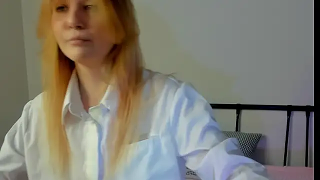 TonyaMeow online show from 18, 4, 2026