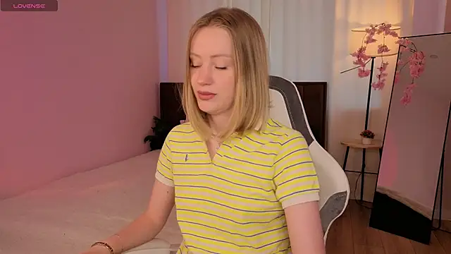 EvaHamilton online show from 28, 6, 2026