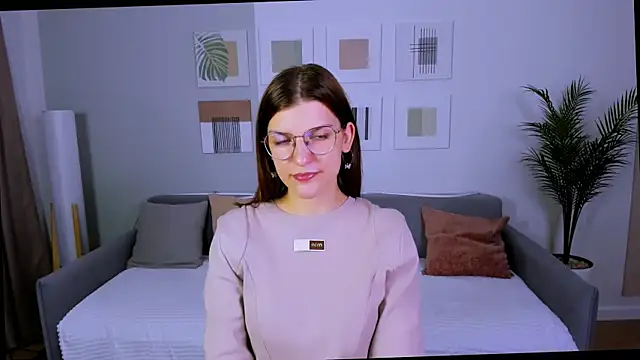 Snapshot of AnnaThorne chatting on 28, 4, 2026 AnnaThorne online show from 28, 4, 2026