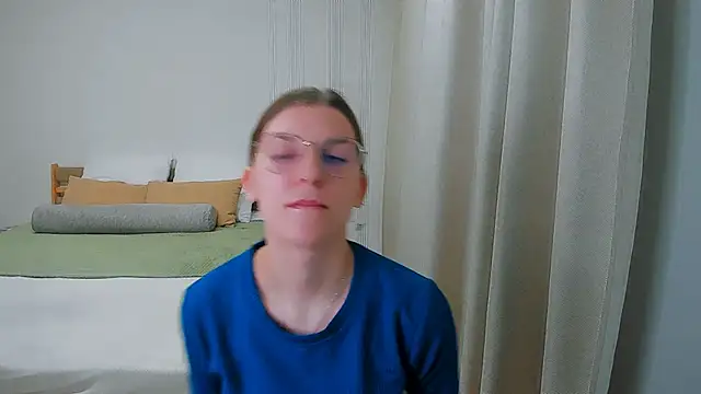 Snapshot of AnnaThorne chatting on 5, 5, 2026 AnnaThorne online show from 5, 5, 2026