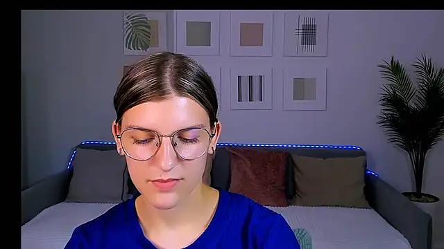 Snapshot of AnnaThorne chatting on 2, 6, 2026 AnnaThorne online show from 2, 6, 2026