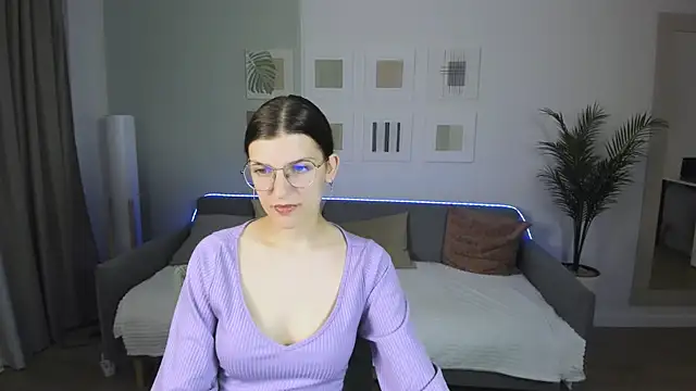 Snapshot of AnnaThorne chatting on 12, 5, 2026 AnnaThorne online show from 12, 5, 2026