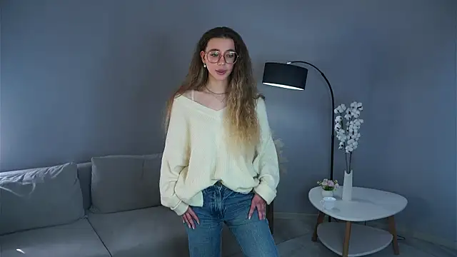 KaraCose online show from 18, 4, 2026