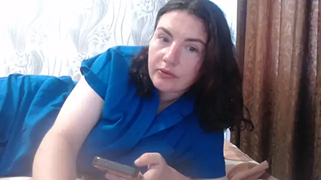 Snapshot of AlinaxJames chatting on 3, 7, 2026 AlinaxJames online show from 3, 7, 2026