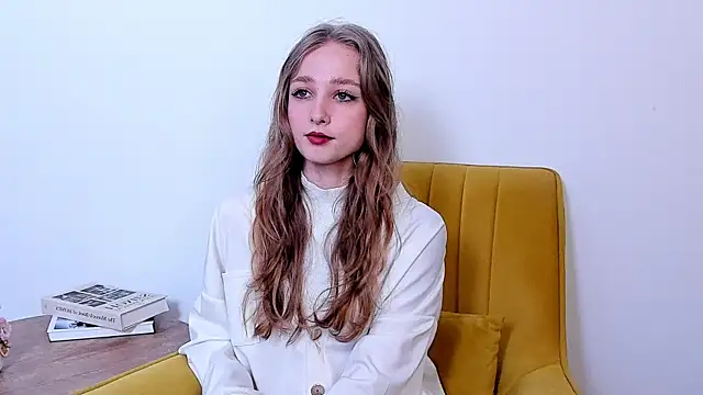 TreasaNeveu online show from 18, 4, 2026