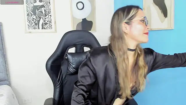Snapshot of sugar_milff chatting on 6, 7, 2026 sugar milff online show from 6, 7, 2026