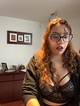 Snapshot of AliceMtz chatting on 5, 5, 2026 AliceMtz online show from 5, 5, 2026