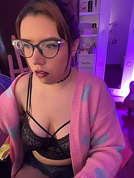 Snapshot of AliceMtz chatting on 19, 5, 2026 AliceMtz online show from 19, 5, 2026