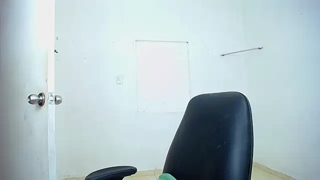 Ari novoa online show from 18, 4, 2026