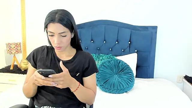 Snapshot of AmberKayleigh chatting on 4, 7, 2026 AmberKayleigh online show from 4, 7, 2026
