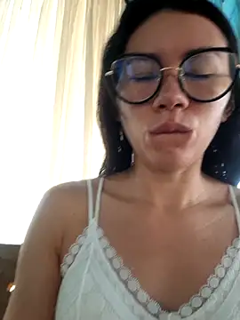 Snapshot of YelenaVergara chatting on 19, 5, 2026 YelenaVergara online show from 19, 5, 2026