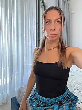 Snapshot of Mira_Luna chatting on 24, 7, 2026 Mira Luna online show from 24, 7, 2026