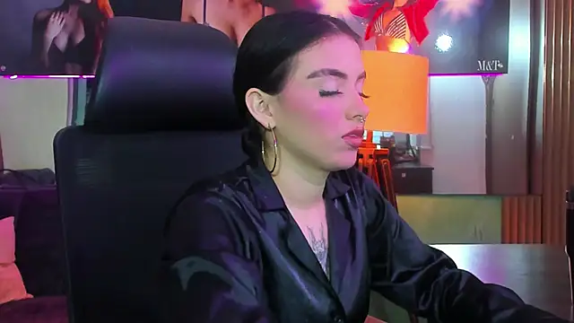 isabella hv online show from 4, 6, 2026
