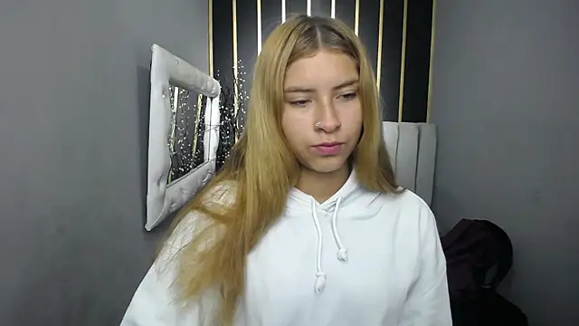 Snapshot of nancy_blonde chatting on 5, 5, 2026 nancy blonde online show from 5, 5, 2026