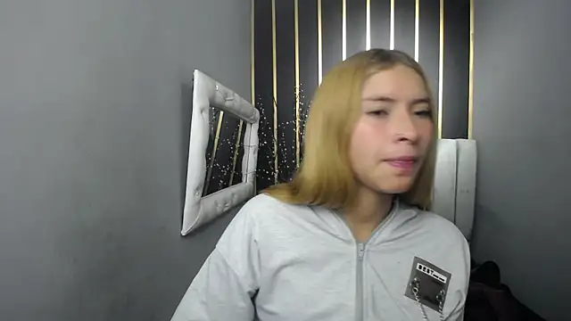 Snapshot of nancy_blonde chatting on 21, 5, 2026 nancy blonde online show from 21, 5, 2026