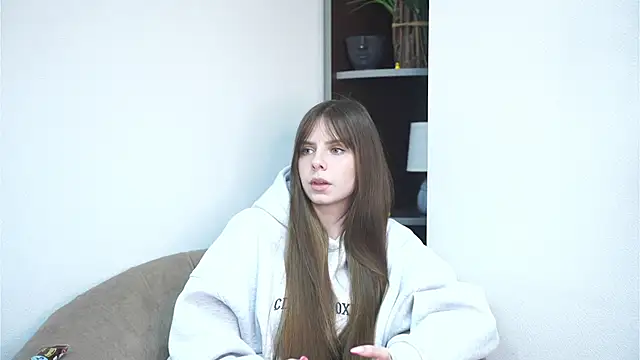 CarlySpillett online show from 23, 4, 2026