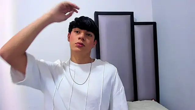 Isaac 01  online show from 21, 4, 2026