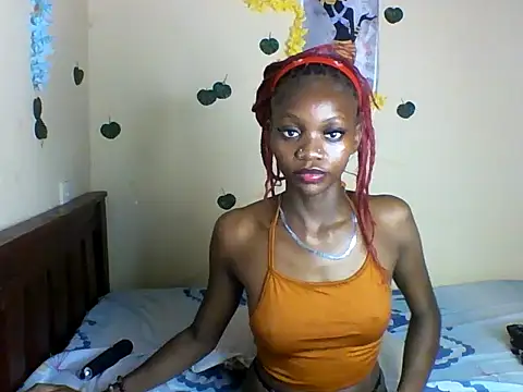 Snapshot of LunaNior chatting on 5, 6, 2026 LunaNior online show from 5, 6, 2026