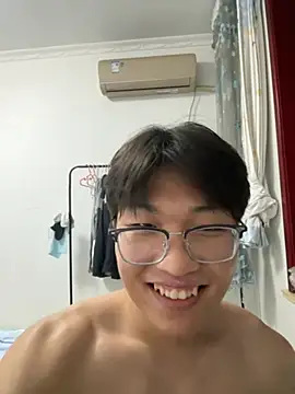Snapshot of Ycen_ chatting on 13, 5, 2026 Ycen online show from 13, 5, 2026