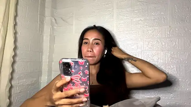 MargretMccarren online show from 22, 4, 2026