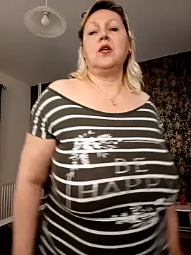 Snapshot of I_amVeronicle chatting on 10, 5, 2026 I amVeronicle online show from 10, 5, 2026