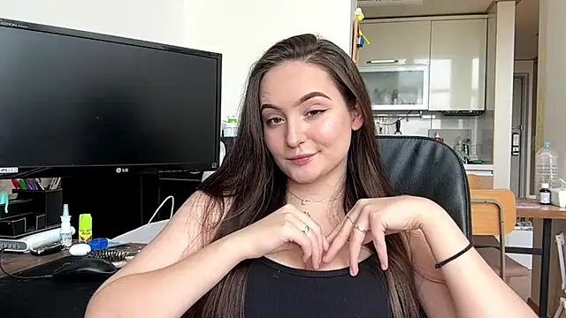 Snapshot of Emilly_Cart chatting on 2, 6, 2026 Emilly Cart online show from 2, 6, 2026