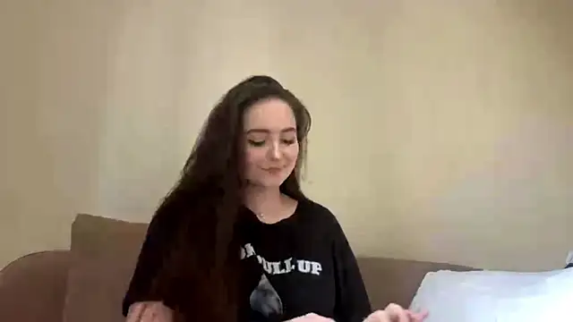 Emilly Cart online show from 22, 4, 2026