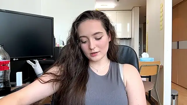 Snapshot of Emilly_Cart chatting on 15, 5, 2026 Emilly Cart online show from 15, 5, 2026
