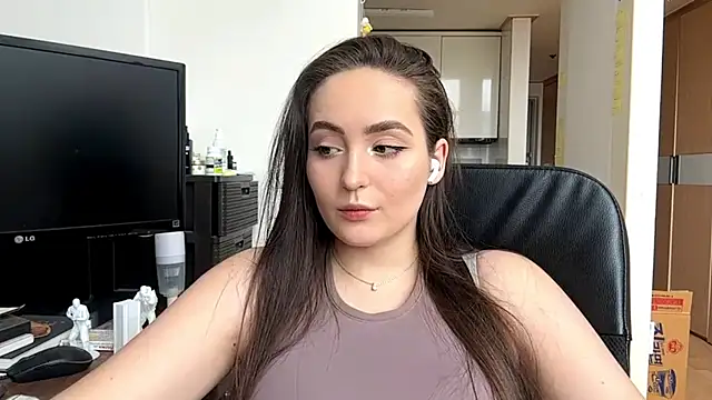 Snapshot of Emilly_Cart chatting on 2, 5, 2026 Emilly Cart online show from 2, 5, 2026