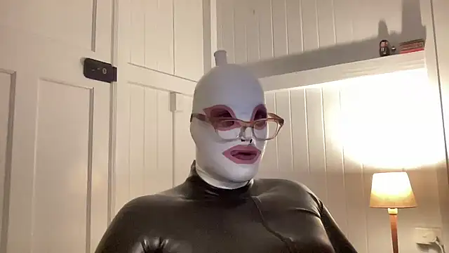 Paramariborubber online show from 18, 4, 2026