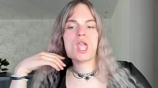 milliKira006 online show from 24, 4, 2026