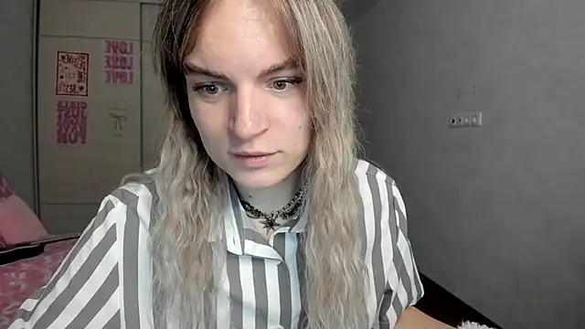 Snapshot of milliKira006 chatting on 9, 5, 2026 milliKira006 online show from 9, 5, 2026