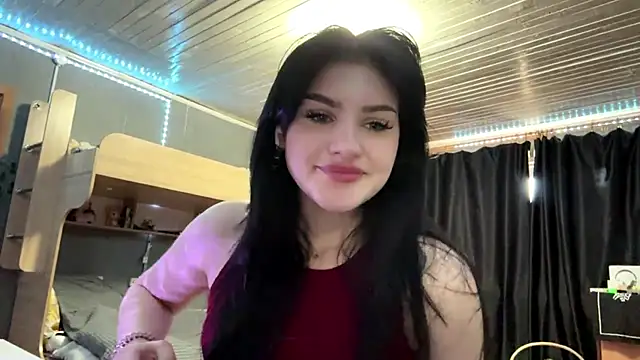 SallieStrahin online show from 22, 4, 2026