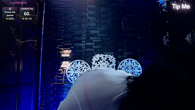 Hecate doll online show from 20, 5, 2026
